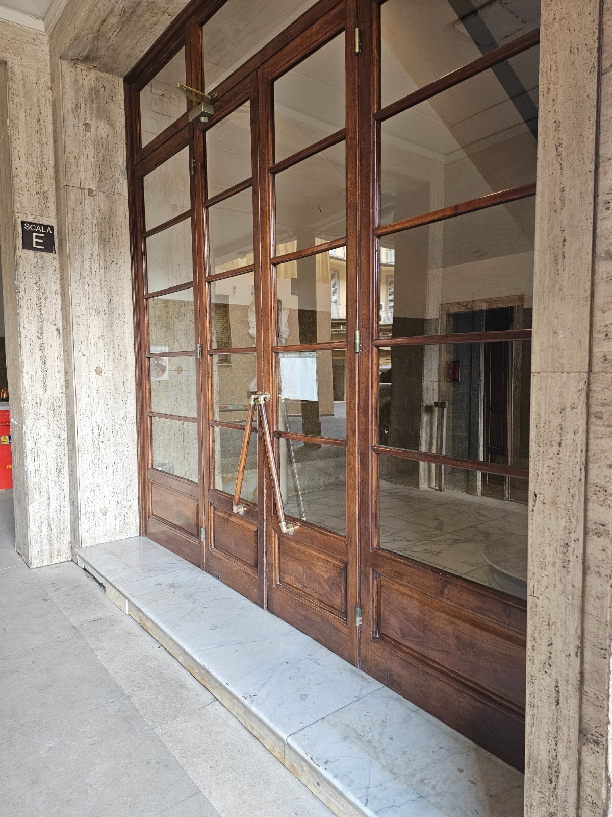 Casa Ugo Apartments Firenze Ingresso Palazzo Storico Piazza della Stazione 2