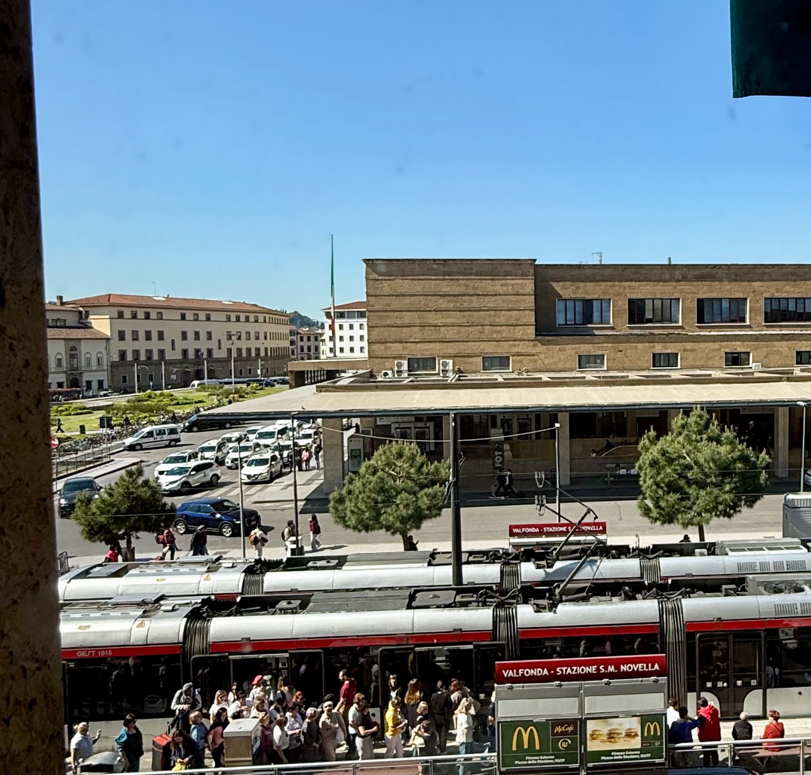 Vista su Firenze e Piazza della Stazione da Casa Ugo